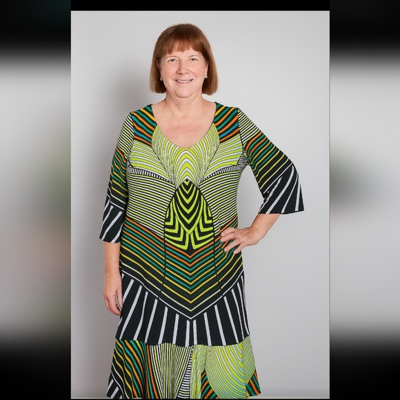 Firuze San Fran Vibrant Abstract Print V-Neck Midi Dress 3/4 Sleeve Flounce Hem - Picture 3 of 4
